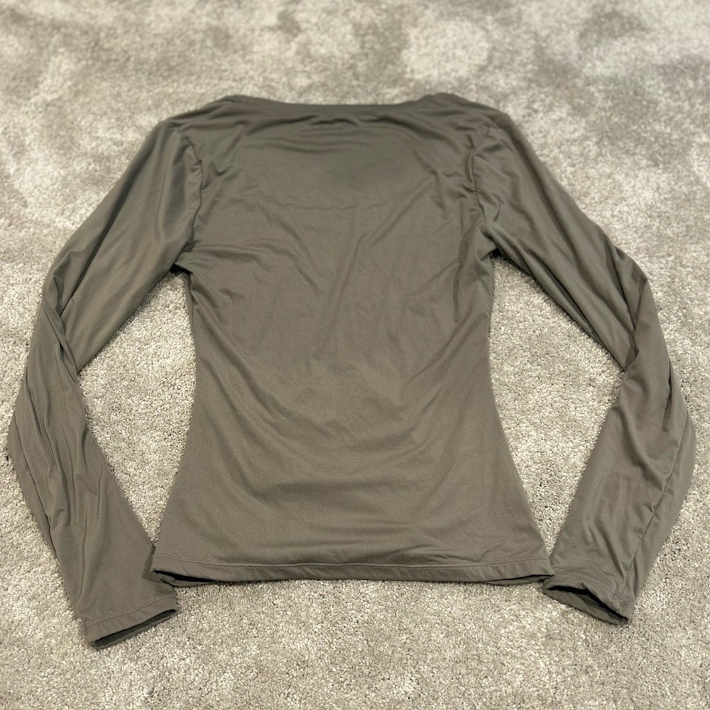 Pumiey Chic Gray Long Sleeve Women's Top Size Small Like New - Picture 4 of 4